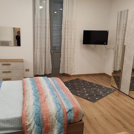 Appartamenti Lungo Fiume 506 Sesto Calende Bagian luar foto